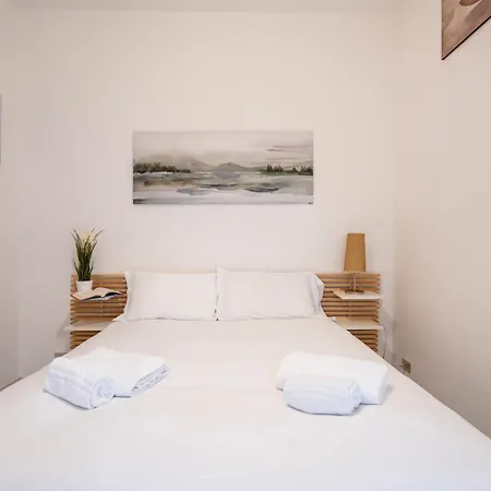 Apartment Guesthost - Il Moro Near Palese Train Station!