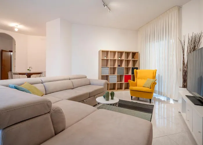 Apartment Guesthost - Il Moro Near Palese Train Station!