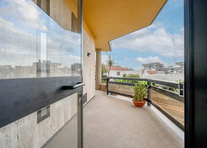 Guesthost - Il Moro Near Palese Train Station!