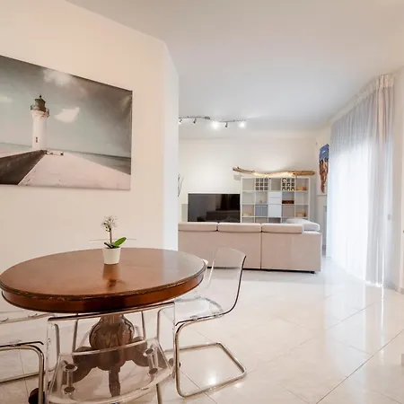 Guesthost - Il Moro Near Palese Train Station! Bari