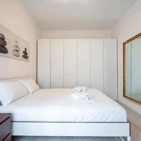 Apartment Guesthost - Il Moro Near Palese Train Station! *